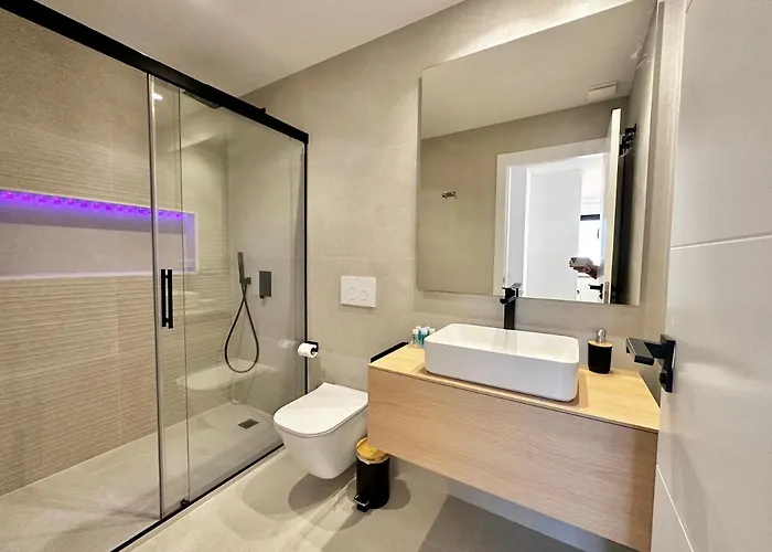 Penthouse Rs 38 Center - Eaw Homes Apartment