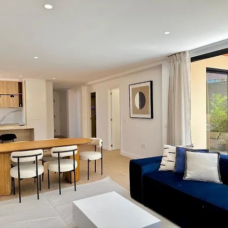 Penthouse Rs 38 Center - Eaw Homes *