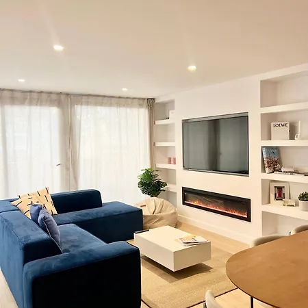 アパート Penthouse Rs 38 Center - Eaw Homes